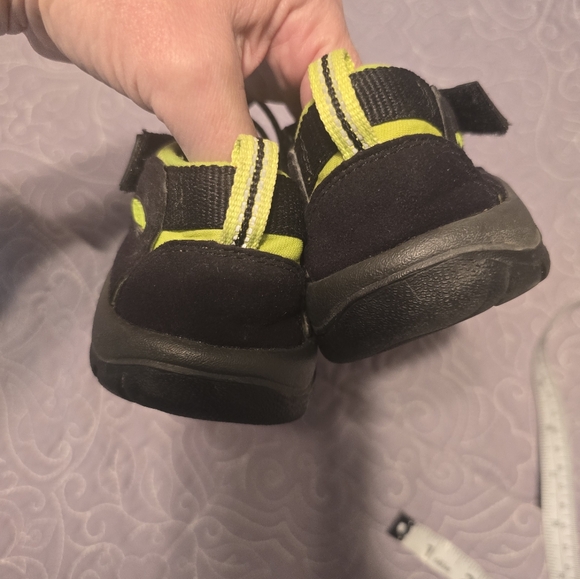 Keen Size 1 Kids Sandals - Picture 7 of 7